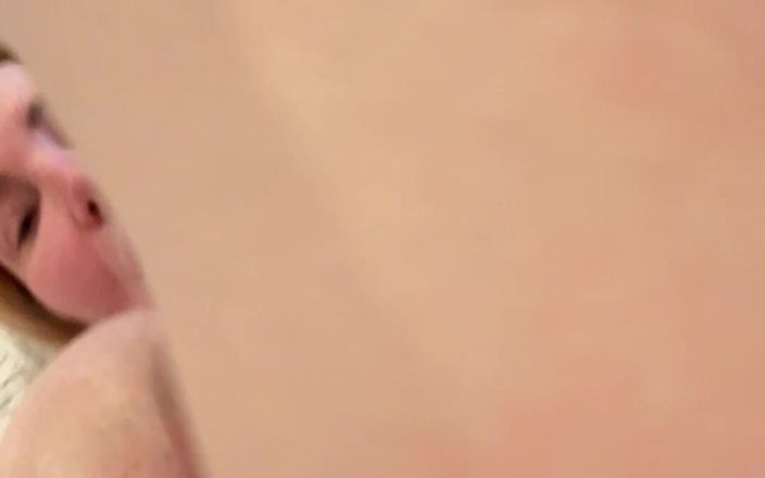 Sophie James: 奶子星期二醒来与我的阴户