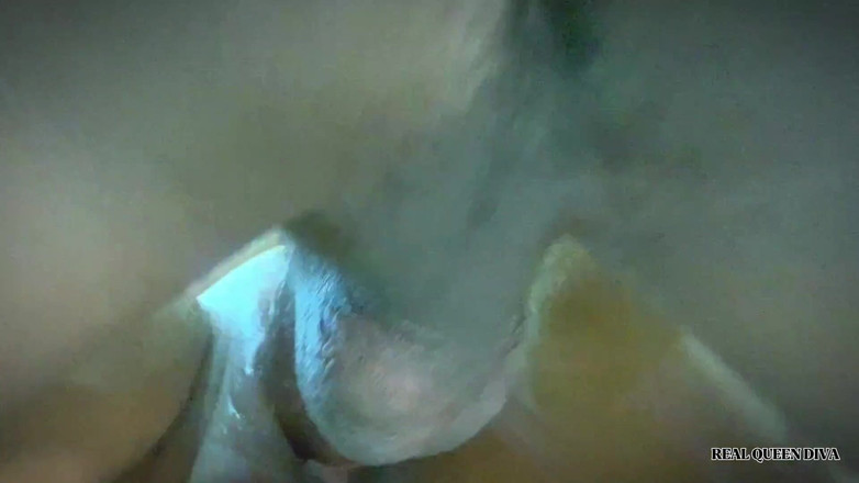 Real Queen Diva: Chồng làm vỡ đít vợ