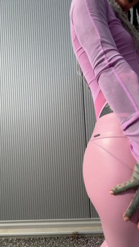 Ti Piace Il Mio Culo Anuskatzz in Questi Bei Leggings?