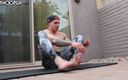 Gay Hoopla: Jonny Pitt: gescheurde bodybuilder trekt zich af