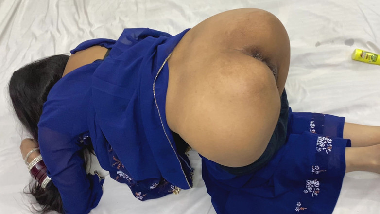 Desifilmy45: En voyant la grosse bite noire de mon beau-père, la...