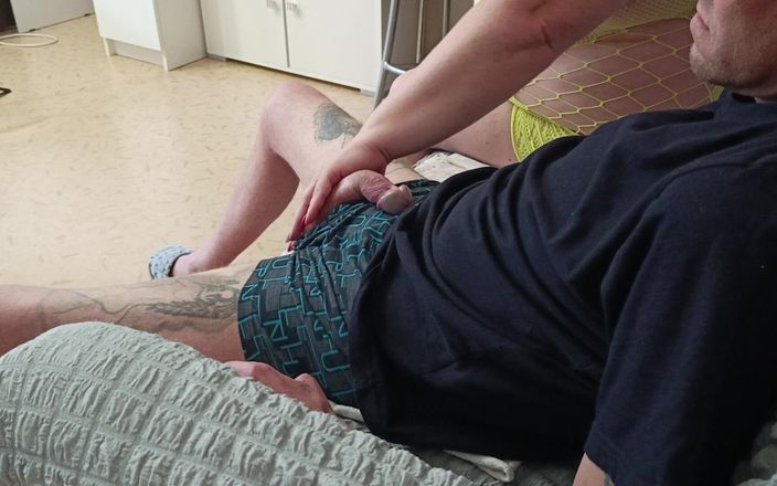 Zona901: Iubita cu gât adânc suge pula și înghite o spermă groasă