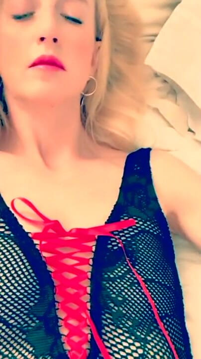 Chelly181818: क्रॉचलेस अधोवस्त्र खेल। Unzipped