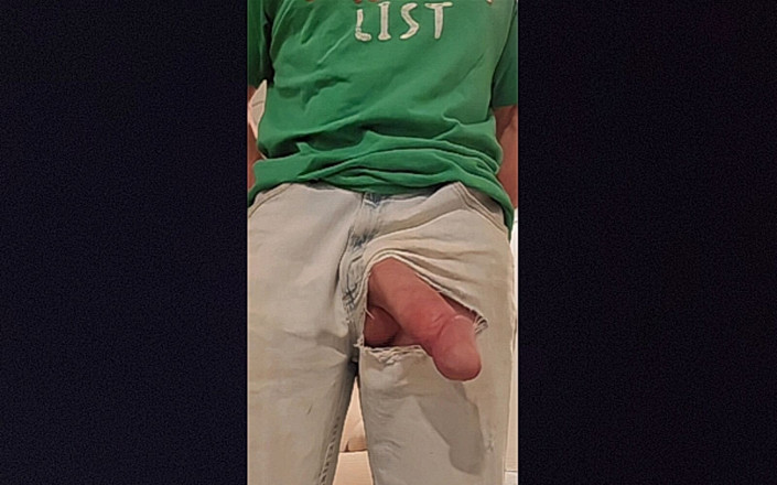 Biggyshots: 偶発的な興奮は巨根と2つの大きなザーメンにつながります