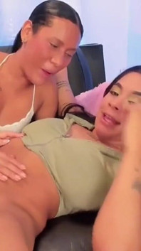 POV Masturbazione lesbica in prima persona