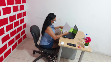 NEGRITA SEXY: Chefen dämpar sin anställd och slutar knulla honom på kontoret