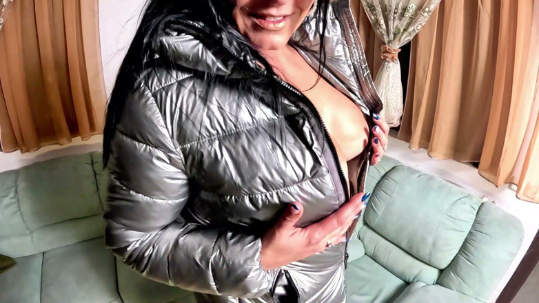 MilfyCalla: Dominante miLF grigio lucido pigiama punto di vista. Gola profonda,...