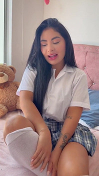 Pelajar Colombia dari Medellin menunggang sehingga orgasme