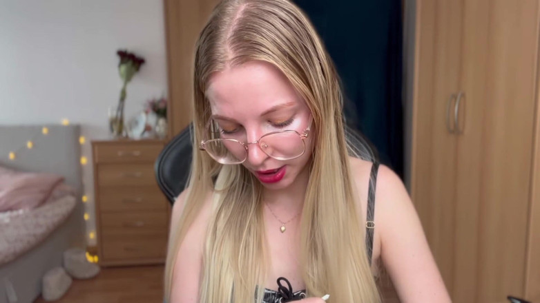 Goddess_Bella_Rae: Asmr Femdom – Perlantikan Ahli terapi