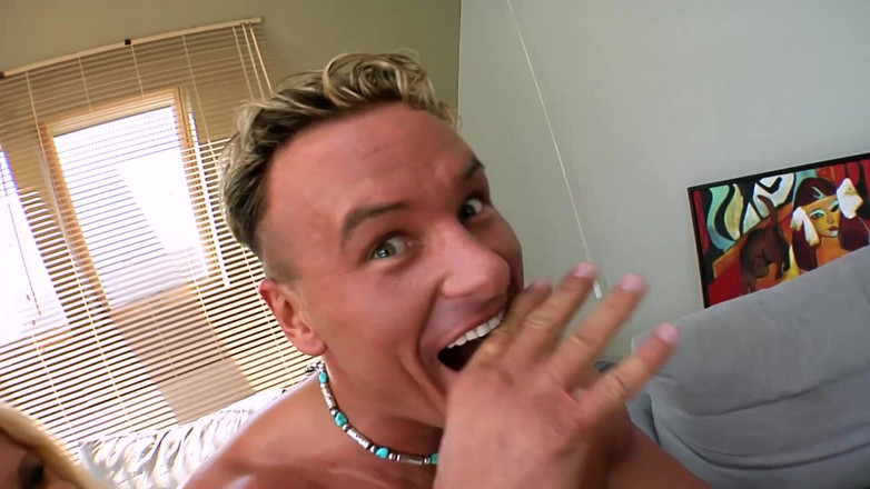 Pornos and Movies with big Huge and GangBang: Блондинки трахаются лучше 17 - блондинка-бомба дико