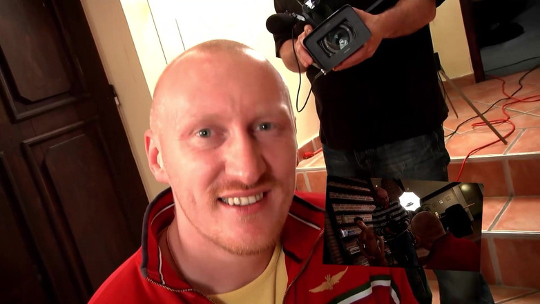 Deutschland Porno X: Azgın sarışın iki horoz istiyor ve kocası izliyor ve mastürbasyon...