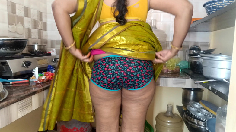 Pushpa porn: Percintaan di dapur suri rumah