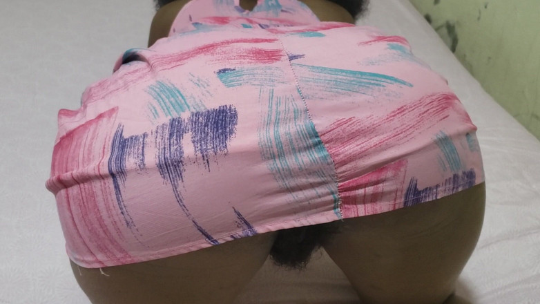 Lovemina: Piuttosto grosso culo grosso sembra perfetto