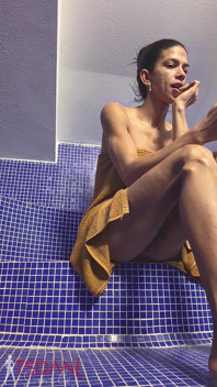Vasca da bagno asciutta e io ero lì a distrarmi un po'.