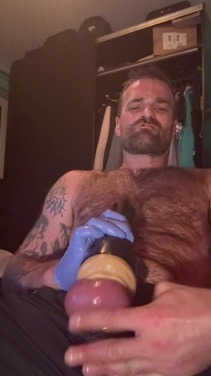 Throatfucker: Îmi trag lanterna până ejaculez