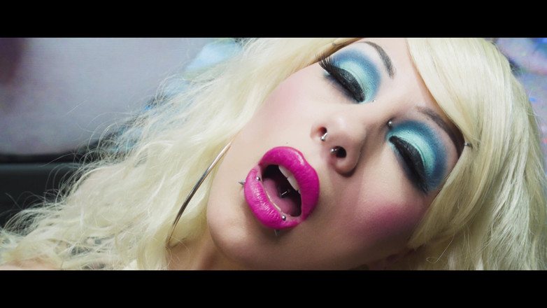 SkinVision: Pussygeist - Luna Luxxx