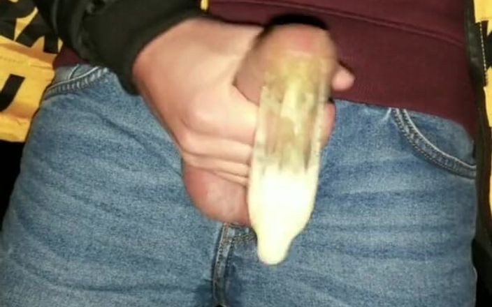 Idmir Sugary: Twink füllt noch mehr, mit sperma gefülltes kondom