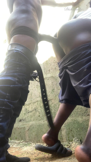 Dickass3x: Fracassare quel culo grasso in un edificio incompletabile mentre lotta...