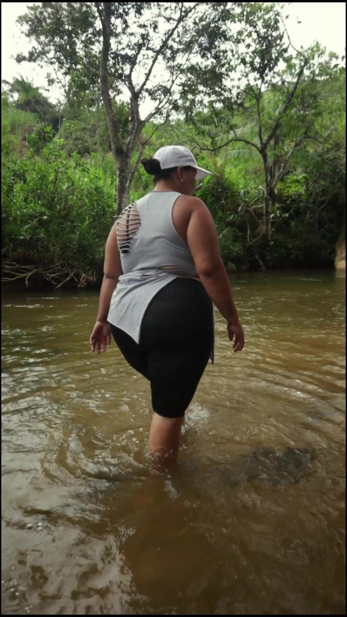 Lexly_16: 川でセックスする場所を探している