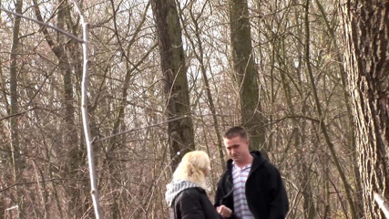 Public Entertainment: Татуированную блондинку выебали на улице
