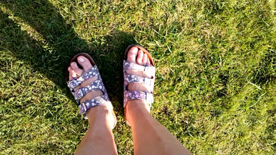 Hot-Pussy66: Barefoot dalam selipar 2