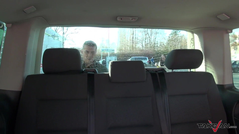 Take Van: Donna salvata alla stazione di servizio