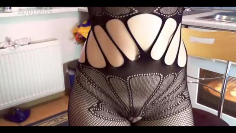 Sexydea: Teen bionda con un gran culo su sexydea