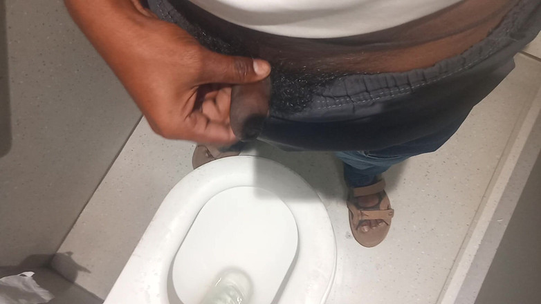 KUMBHA MANOJ KUMAR: 우리는 오럴을 위해 엔터테인먼트를 복용하는 병원 간호사와 계약하지 않습니다.