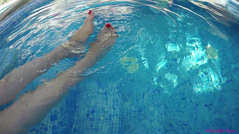 Danielle Maye: Tots dans un jacuzzi