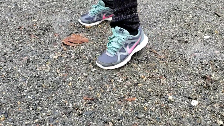 Nerdy_faery: Promočené mokré ponožky a chcaní