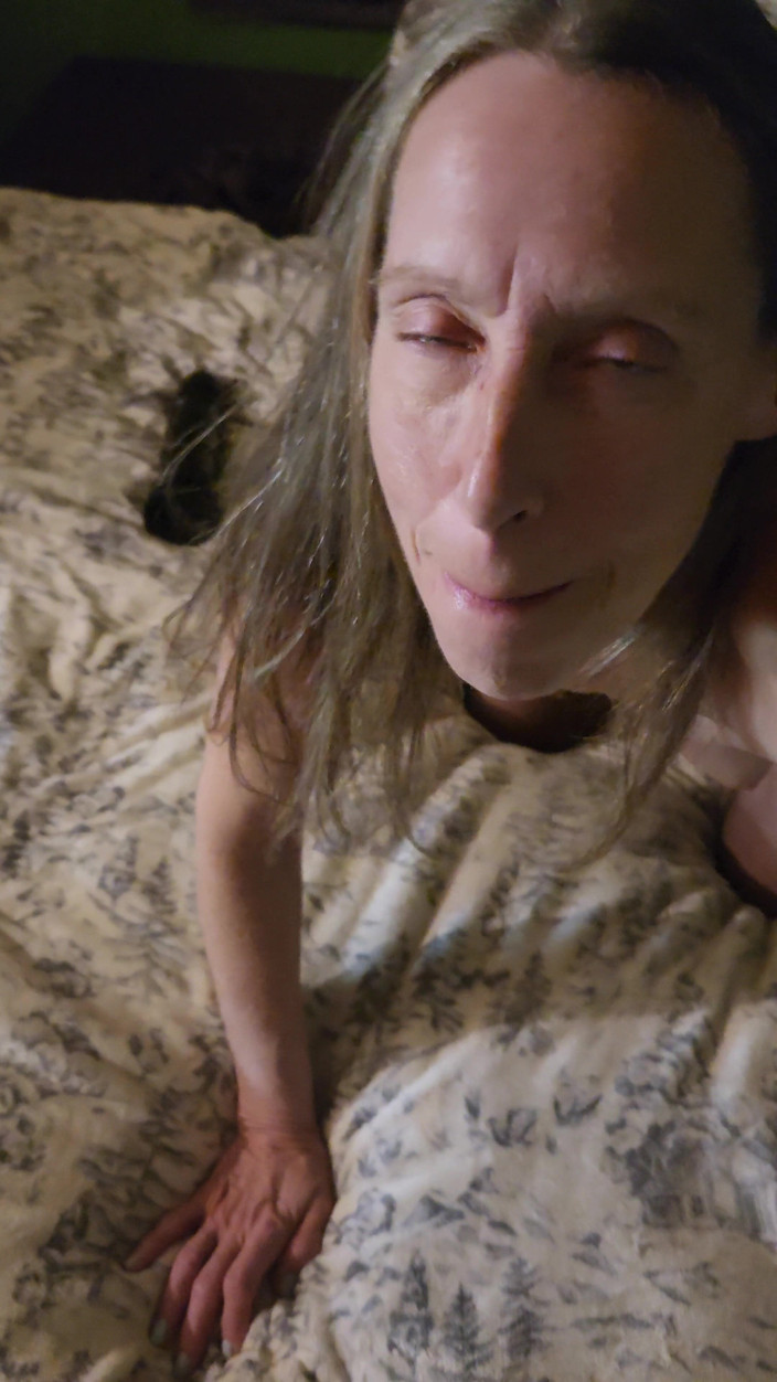 Goode Girl: 남편의 자지를 빨아주는 구드 소녀