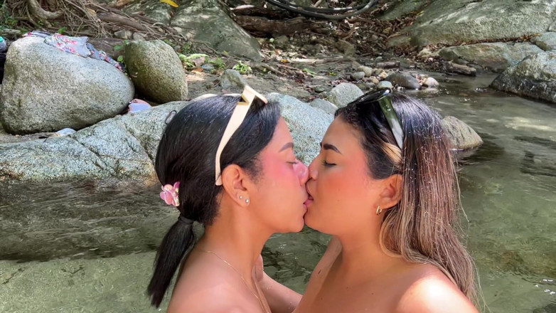 Yohamedi: 2 latina swallow 2 paus de estranhos no meio da floresta