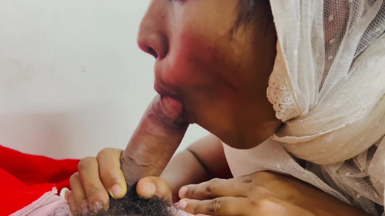 Immfuck: Fată indiană musulmană cu voal hijabi și Moș Crăciun muie specială...