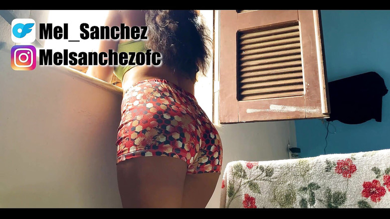 Mel Sanchez: Le mari coquin de mon ami m’a convaincu de le...