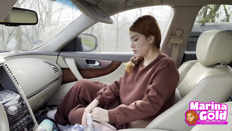 Marina Gold: ฉันแตกน้ำพุ่งใส่กระจกหน้ารถเพื่อทำความสะอาด