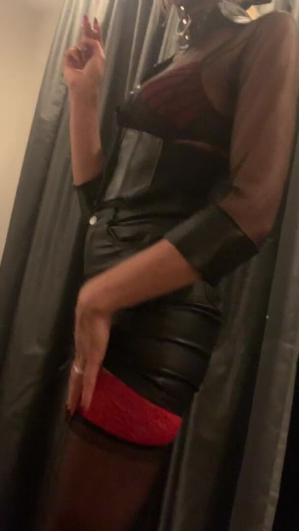 Sandra Likes Nylons: Otel gecesi