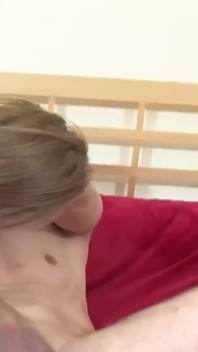 Reife blondine in wilden hardcore-toben verschlingt und gedehnt