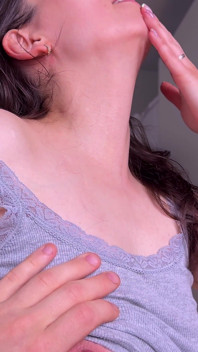 我决定尝试一个年长的女人，这是我的继母
