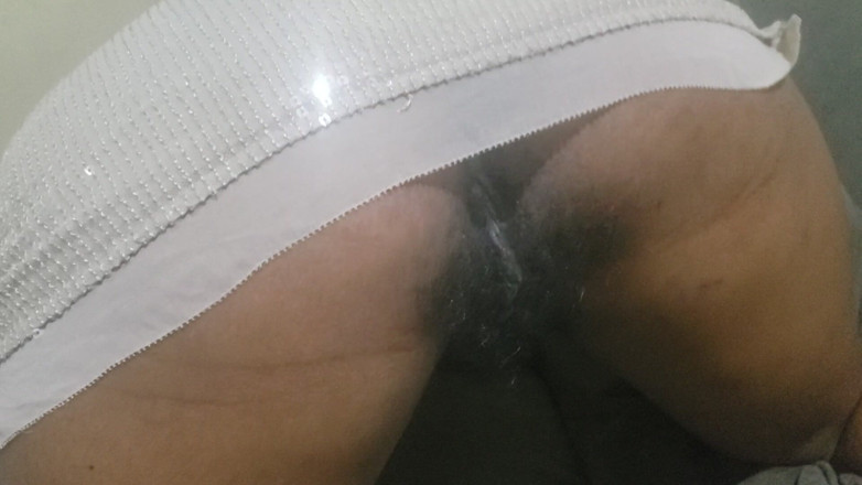 Lovemina: Pepek berbulu mengongkek pantat besar besar