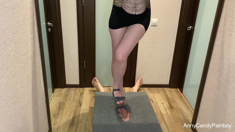 AnnyCandyPainboy: Fata a pedepsit pula pe masa de muls
