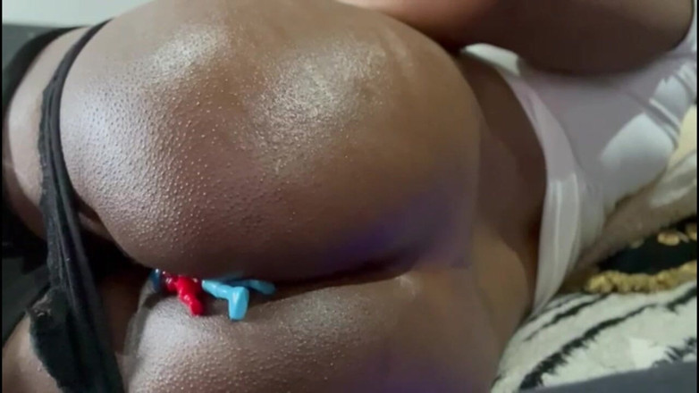 Maeling: Mega Queen Shoved Tiny Man in Oily Ass Crushing and...
