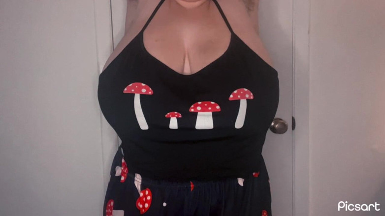Mushroombitchx: Tit Bouncing and Jumping Jacks 2