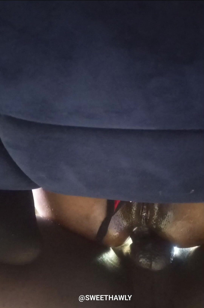 Sweethawly: मेरी सौतेली बहन की जोरदार चुदाई, अच्छी तरह से चिकनाई