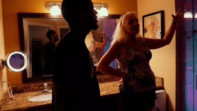 Voo Doo XXX: 淫らなミルフ不動産エージェントがBBCクライアントからのデポジットのためにセックス