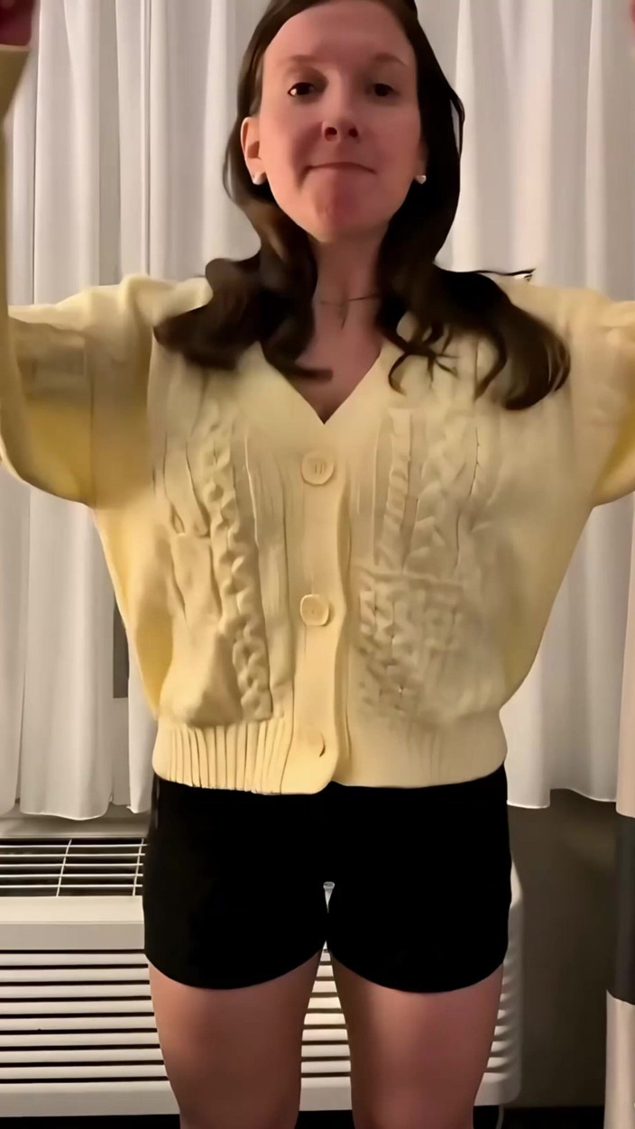 Gonna make you squirt: Minha colega de quarto lésbica de 55f recebeu um vídeo surpresa...