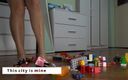 Anna Sky: Giantess Anna Destroys a Tiny City