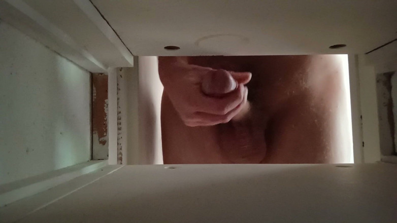 Ed Eden: Im Schrank