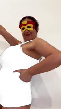 กระโดดนม Chroma Tits
