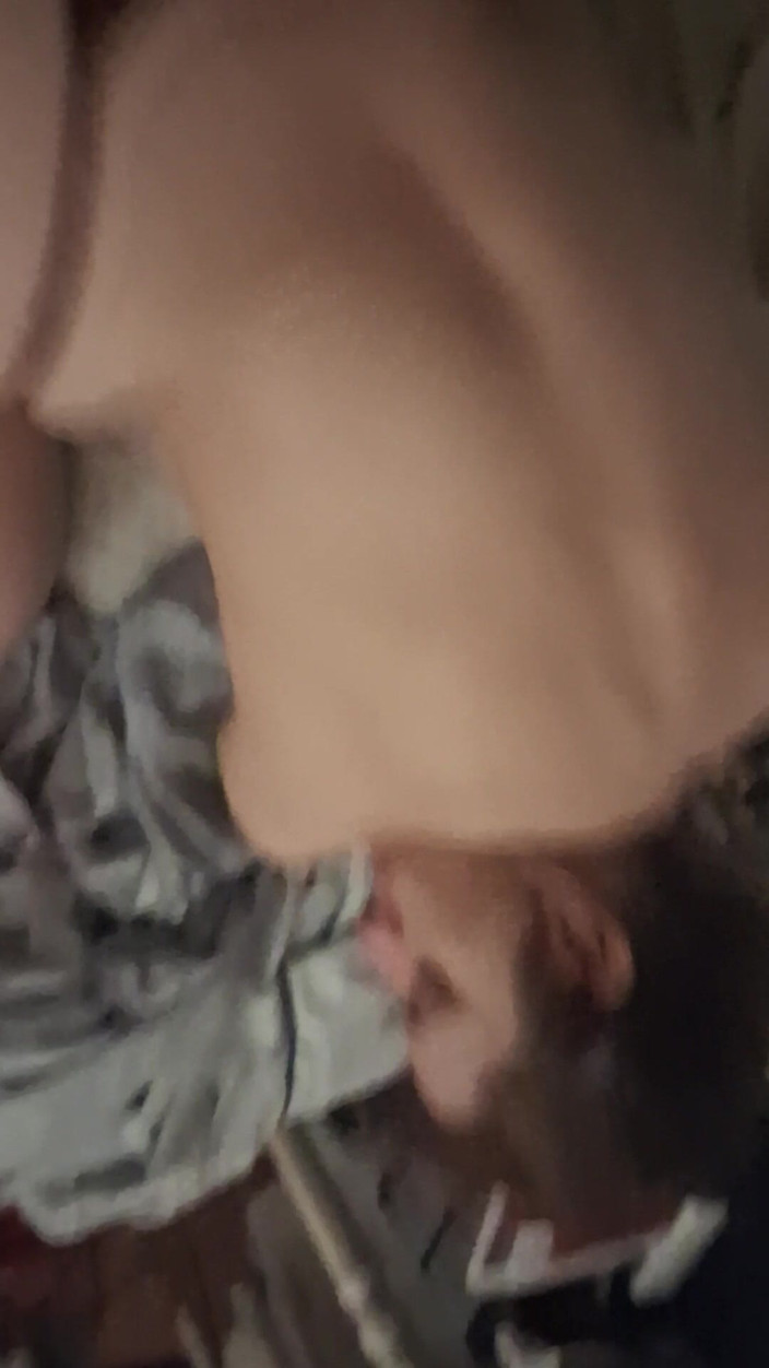 BigCountry: Marido inclina a esposa até ela gozar e pede mais