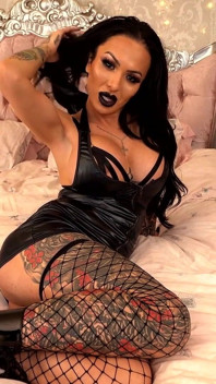 Mia Maffia strokes and cums